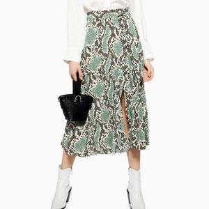 Snake skin blue skirt US 4